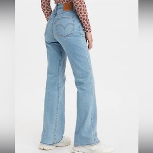 Levi’s Ribcage Bootcut - Light Wash